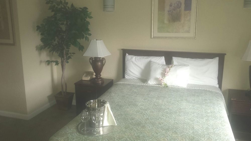 Athens Hotel & Suites Houston Extérieur photo