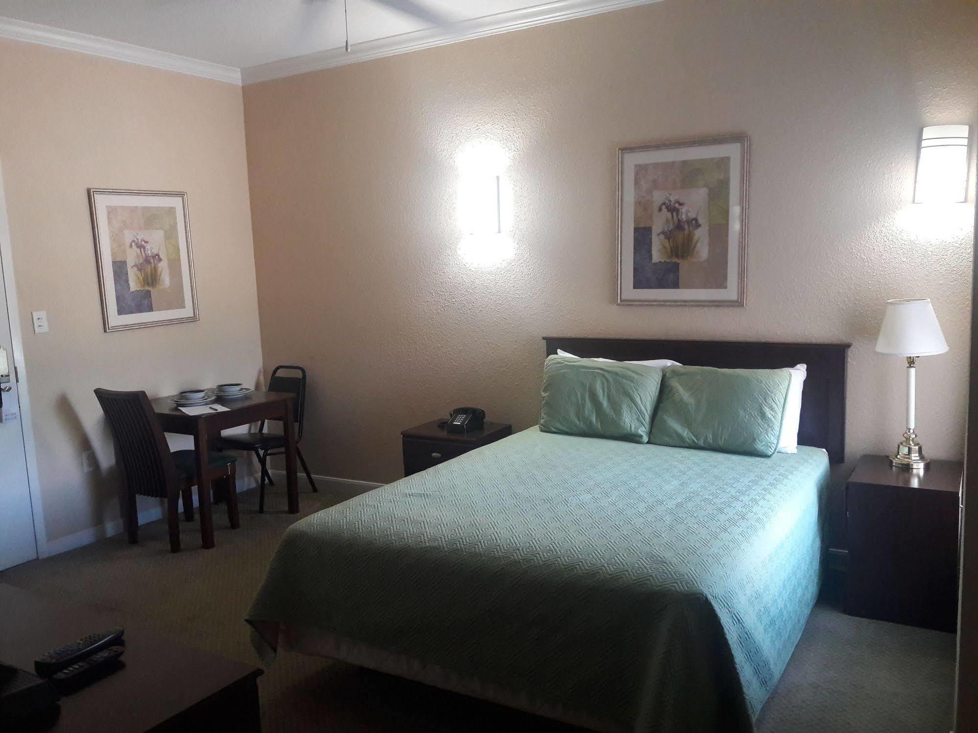 Athens Hotel & Suites Houston Extérieur photo