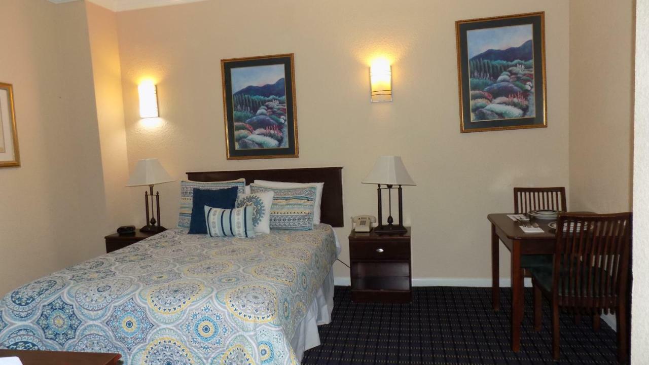Athens Hotel & Suites Houston Extérieur photo