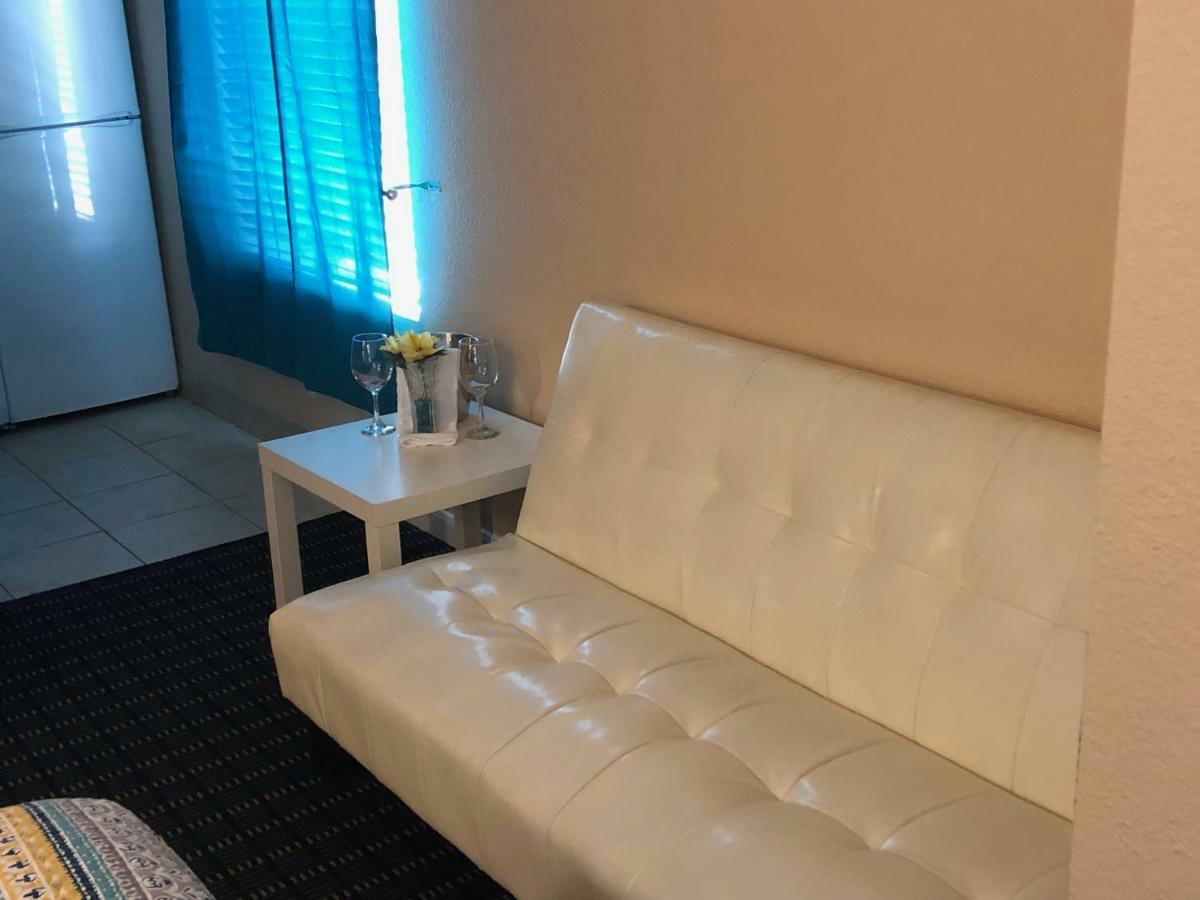Athens Hotel & Suites Houston Extérieur photo